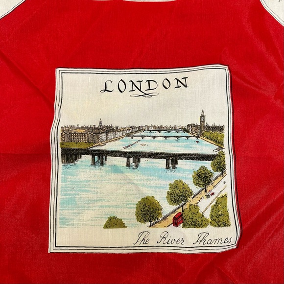 Vintage THIRKELL London Landmark Themed Red Square 25” Scarf - Picture 2 of 12